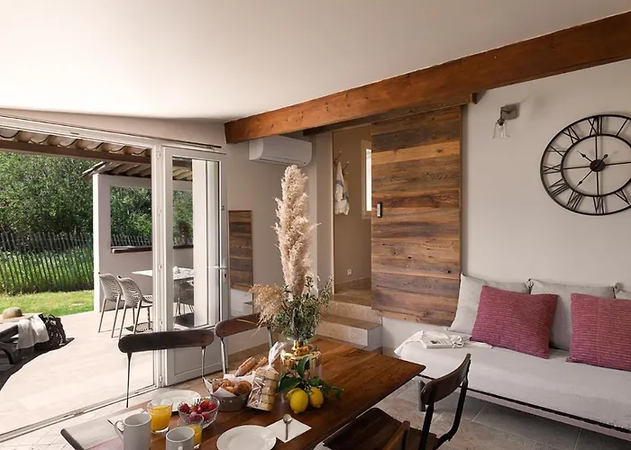 I Levri Aparthotel 4*