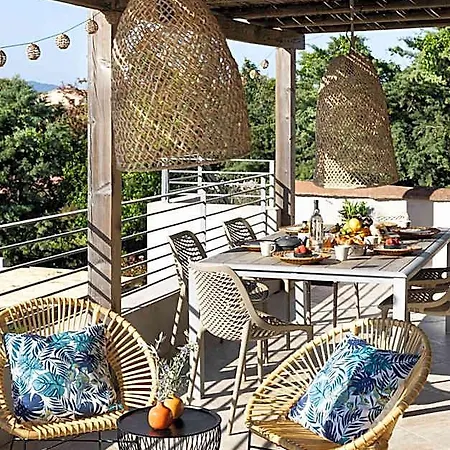 I Levri Aparthotel 4*